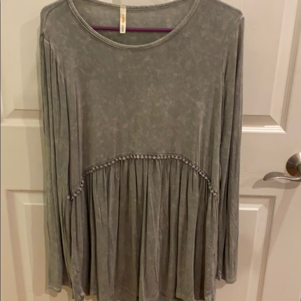 Gray top